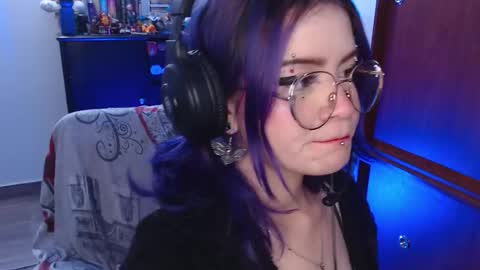 Snapshot of raventh_ chatting on 21, 10, 2025 raventh_ online show from 21, 10, 2025