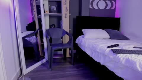 Raven Witch online show from 3, 2, 2025