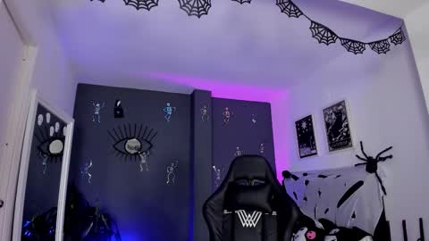 Raven Witch online show from 29, 10, 2025