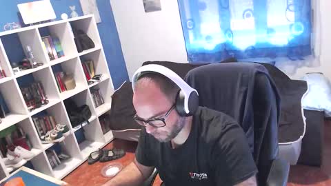 Snapshot of ravingr3d3 chatting on 13, 11, 2025 ravingr3d3 online show from 13, 11, 2025