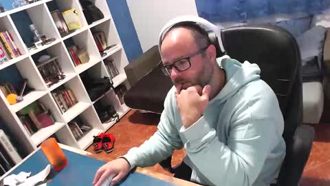 Snapshot of ravingr3d3 chatting on 16, 11, 2025 ravingr3d3 online show from 16, 11, 2025