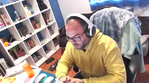 Snapshot of ravingr3d3 chatting on 18, 11, 2025 ravingr3d3 online show from 18, 11, 2025