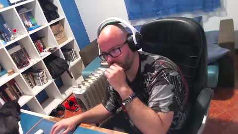 ravingr3d3 online show from 11, 4, 2026