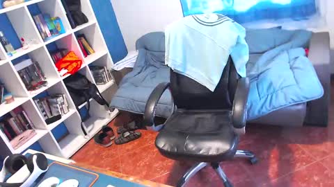 Snapshot of ravingr3d3 chatting on 8, 5, 2026 ravingr3d3 online show from 8, 5, 2026