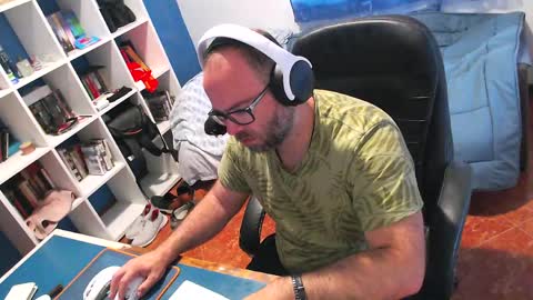 Snapshot of ravingr3d3 chatting on 19, 5, 2026 ravingr3d3 online show from 19, 5, 2026