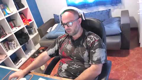 Snapshot of ravingr3d3 chatting on 27, 5, 2026 ravingr3d3 online show from 27, 5, 2026