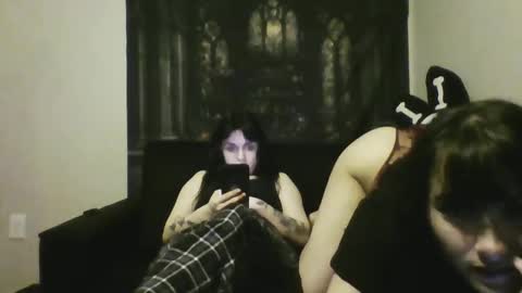 Ravyn and Nyx online show from 17, 9, 2025