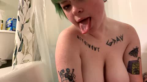 Snapshot of ravyn_xoxo chatting on 21, 1, 2025 Ravynn 3 online show from 21, 1, 2025