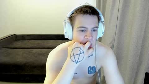 Snapshot of ray_hill chatting on 22, 4, 2026 Ray online show from 22, 4, 2026