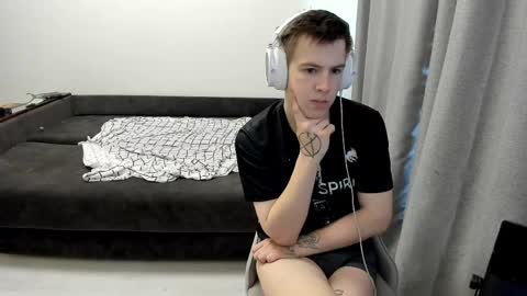 Snapshot of ray_hill chatting on 25, 4, 2026 Ray online show from 25, 4, 2026