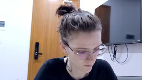 Snapshot of ray_lol chatting on 11, 2, 2026 Ray-Ray online show from 11, 2, 2026