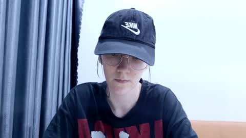 Snapshot of ray_lol chatting on 1, 4, 2026 Ray-Ray online show from 1, 4, 2026