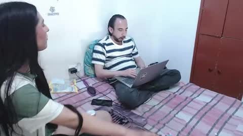 Snapshot of ray_naomi chatting on 17, 4, 2026 ask us online show from 17, 4, 2026