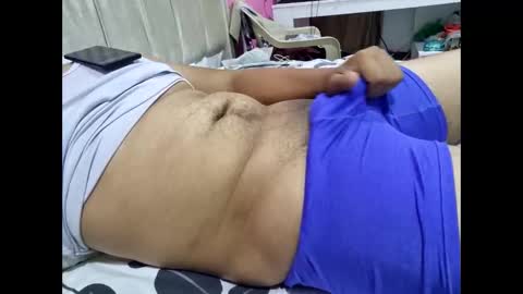 Snapshot of ray_rey1210 chatting on 2, 4, 2026 ray_rey1210 online show from 2, 4, 2026