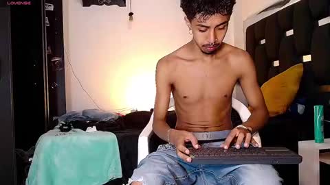 Snapshot of raydevil_ chatting on 21, 12, 2024 Rayn online show from 21, 12, 2024