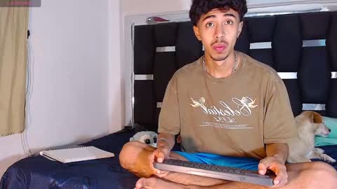 Snapshot of raydevil_ chatting on 19, 2, 2025 Rayn online show from 19, 2, 2025