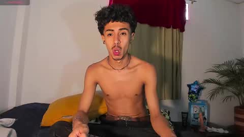 Snapshot of raydevil_ chatting on 3, 3, 2025 Rayn online show from 3, 3, 2025