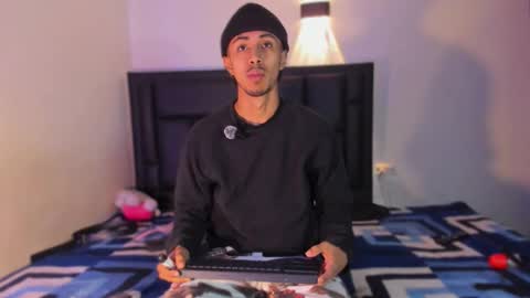 Snapshot of raydevil_ chatting on 13, 10, 2025 Rayn online show from 13, 10, 2025