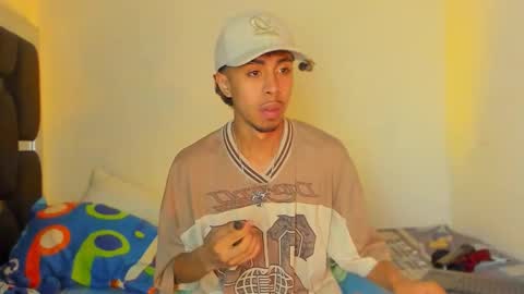 Snapshot of raydevil_ chatting on 29, 10, 2025 Rayn online show from 29, 10, 2025