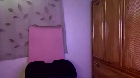 Snapshot of rayemillian chatting on 22, 5, 2026 Raye Millian online show from 22, 5, 2026