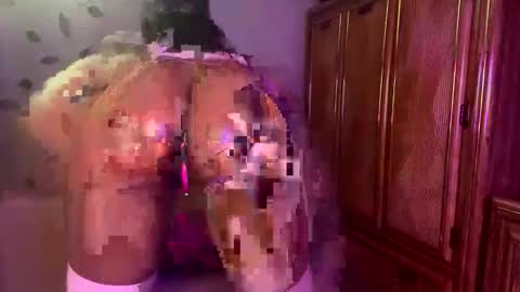 Snapshot of rayemillian chatting on 7, 6, 2026 Raye Millian online show from 7, 6, 2026