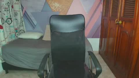Snapshot of raylin_escobar chatting on 16, 5, 2026 raylin_escobar online show from 16, 5, 2026