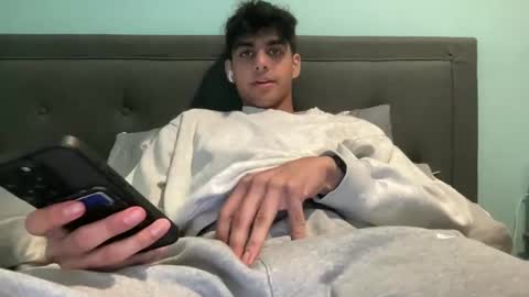 Snapshot of raymondg8596 chatting on 4, 2, 2025 raymondg8596 online show from 4, 2, 2025