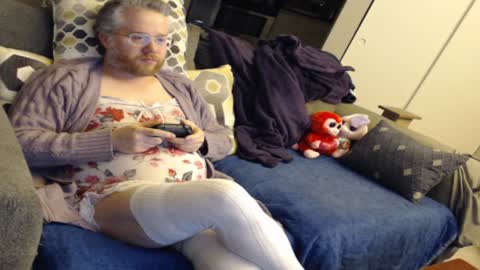 Snapshot of raymondsun chatting on 25, 12, 2024 Sunshine Ray online show from 25, 12, 2024