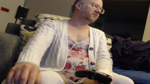 Snapshot of raymondsun chatting on 11, 1, 2025 Sunshine Ray online show from 11, 1, 2025