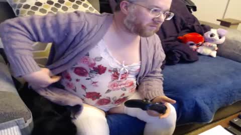 Snapshot of raymondsun chatting on 13, 2, 2025 Sunshine Ray online show from 13, 2, 2025