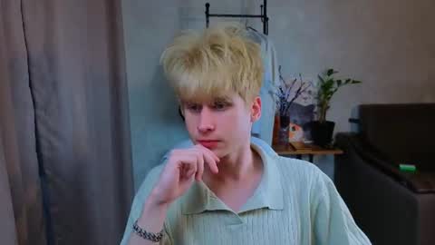 Snapshot of rayondovwson chatting on 29, 6, 2026 rayondovwson online show from 29, 6, 2026