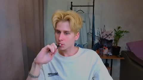 Snapshot of rayondovwson chatting on 9, 7, 2026 rayondovwson online show from 9, 7, 2026
