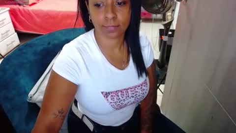 Snapshot of raysajoness chatting on 19, 4, 2026 raysajoness online show from 19, 4, 2026