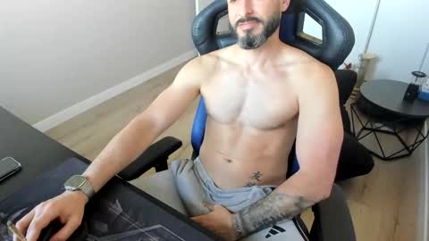 Snapshot of raysexparty chatting on 1, 4, 2026 raysexparty online show from 1, 4, 2026