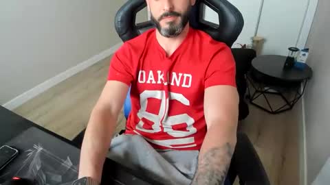 Snapshot of raysexparty chatting on 2, 4, 2026 raysexparty online show from 2, 4, 2026