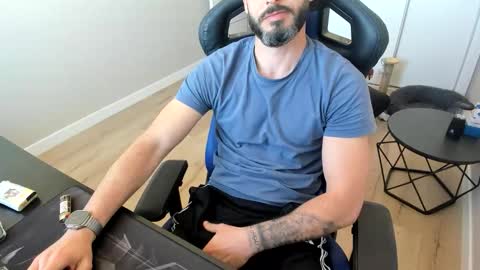 Snapshot of raysexparty chatting on 4, 4, 2026 raysexparty online show from 4, 4, 2026