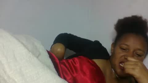 Snapshot of razanastine chatting on 9, 11, 2025 razanastine online show from 9, 11, 2025