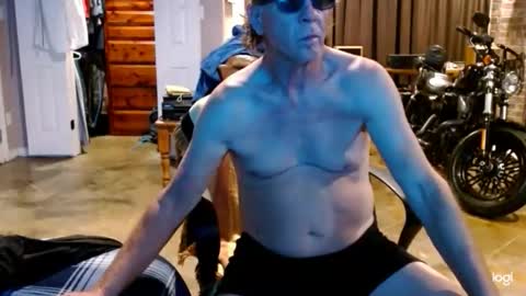 Snapshot of ready4aride2day chatting on 23, 11, 2025 ready4aride2day online show from 23, 11, 2025