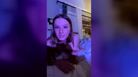 Snapshot of reaganguin chatting on 13, 5, 2026 reaganguin online show from 13, 5, 2026