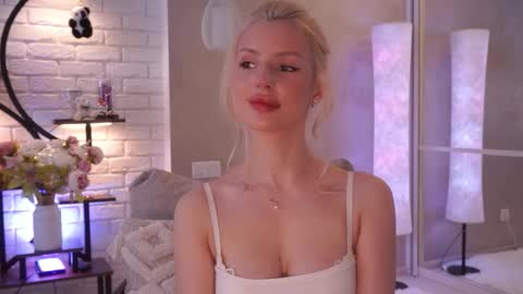 Snapshot of realcrystal chatting on 4, 3, 2026 Grace online show from 4, 3, 2026