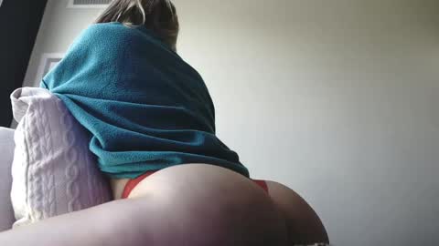 Snapshot of reallilygrace chatting on 12, 3, 2025 Lily Grace online show from 12, 3, 2025