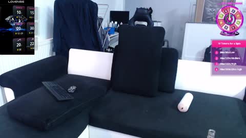 Snapshot of reallyman7 chatting on 11, 3, 2025 Ask me online show from 11, 3, 2025