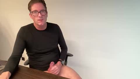 Snapshot of realstuff_ chatting on 27, 11, 2025 realstuff_ online show from 27, 11, 2025