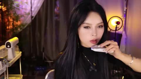 reaowna___ online show from 13, 11, 2025