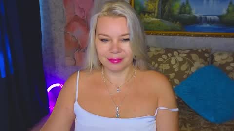 Snapshot of reasonforpassion_ chatting on 1, 10, 2025 Im a little sick. Ill be back soon. online show from 1, 10, 2025