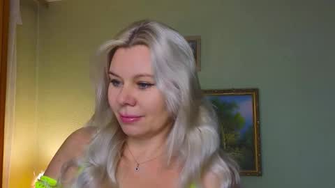 Snapshot of reasonforpassion_ chatting on 12, 1, 2026 Im a little sick. Ill be back soon. online show from 12, 1, 2026