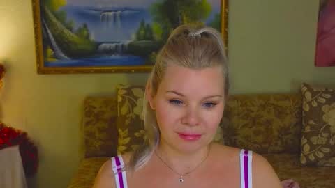 Snapshot of reasonforpassion_ chatting on 1, 2, 2026 Im a little sick. Ill be back soon. online show from 1, 2, 2026