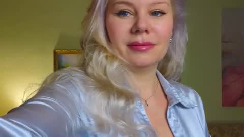 Snapshot of reasonforpassion_ chatting on 1, 3, 2026 Im a little sick. Ill be back soon. online show from 1, 3, 2026