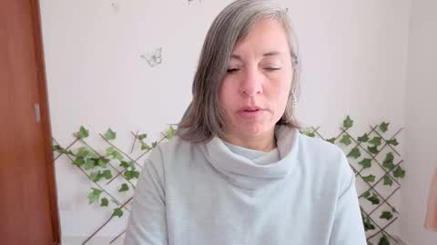 Rebbeca online show from 4, 2, 2026