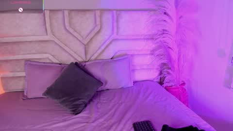 Rebeca online show from 11, 11, 2025